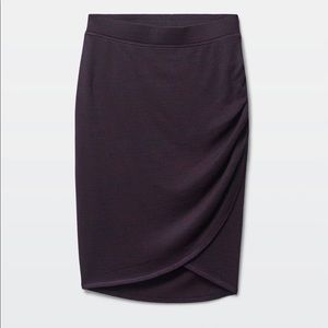 Aritzia Wilfred Free Tyra Skirt